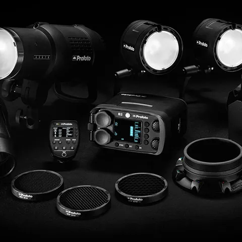 Professional flash equipment for Santorini proposal photos